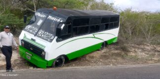 Buseta con 26 pasajeros estuvo a punto de volcar en la Bajada de El Amparo