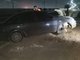 Estallido de neumático provoca fuerte choque
