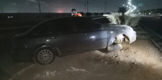 Estallido de neumático provoca fuerte choque