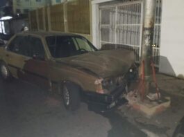 Esquivó un hueco y terminó «estrellado» en el centro de Punto Fijo