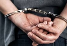 Cae adolescente tras desatar el caos con motopiruetas en La Vela