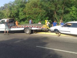 Falla mecánica provoca encunetamiento de vehículo en la Bajada de Guaranao