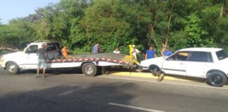 Falla mecánica provoca encunetamiento de vehículo en la Bajada de Guaranao