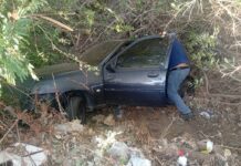 ¡DE MILAGRO! Salen ilesos tras aparatoso encunetamiento en la Bajada de Guaranao