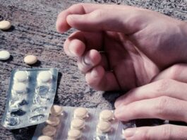 ¡Lucha por su vida! enfermero es ingresado de emergencia tras ingerir masiva dosis de pastillas