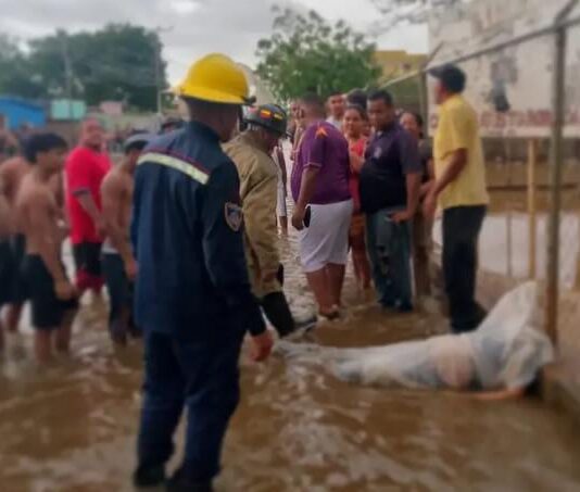 Tragedia bajo la lluvia en Coro: Dos fallecidos tras desprendimiento de tendido eléctrico en Bobare