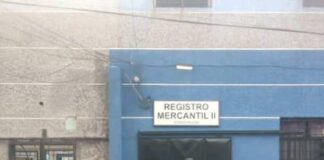 Amantes de lo ajeno se llevaron la puerta trasera del Registro Mercantil en Punto Fijo