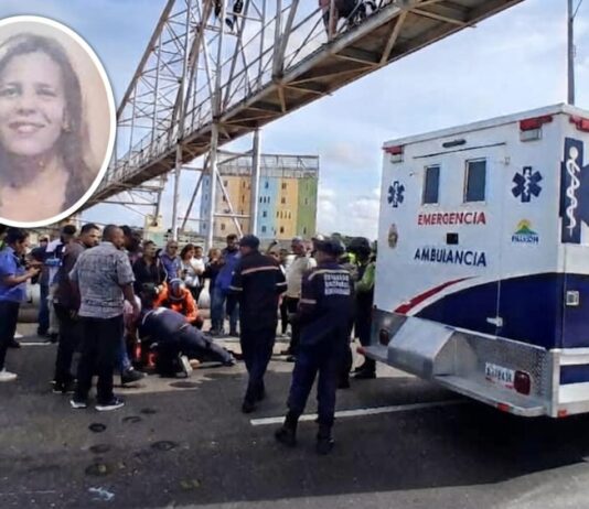 Muere mujer tras lanzarse de espalda de una pasarela en Punto Fijo