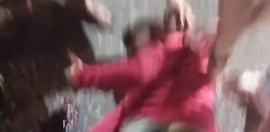 Vídeo| Imprudencia vial termina en colisión con lesionado en la Comunidad Cardón