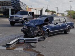 Exceso de velocidad provoca violenta colisión entre camión y un Malibú
