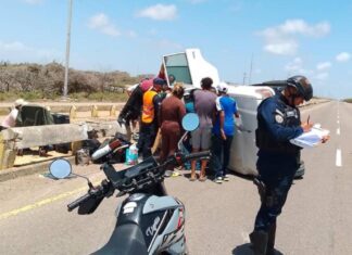 Ráfaga de viento provoca dramático vuelco y deja dos heridos