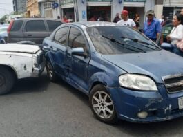 Colisión en el centro de Punto Fijo deja a madre e hija lesionadas
