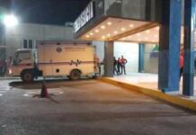Dos jovenes resultan heridos tras volcar en moto en el elevado de Las Margaritas