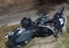 Dos jovenes al hospital tras derrapar en motocicleta en el sector Universitario