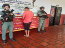 Discutió con su pareja embarazada, la madre intentó defenderla y él la mató a golpes