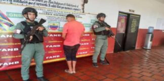 Discutió con su pareja embarazada, la madre intentó defenderla y él la mató a golpes