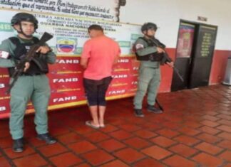 Discutió con su pareja embarazada, la madre intentó defenderla y él la mató a golpes