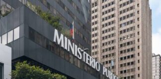 Tres años de calvario y sin defensas: Fiscalía admite que no hay pruebas contra exjuez y juristas acusados de traición a la patria