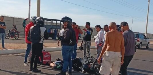 Delivery sobrevive tras impactar contra una gandola en Punta Cardón
