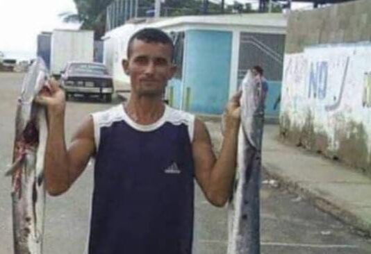 Hallan sin vida a un pescador en la playa de Carirubana