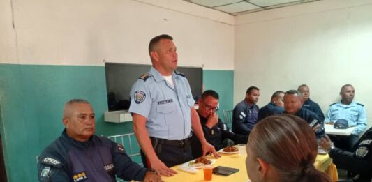 Con un almuerzo Policías en Punto Fijo conmemoran su día