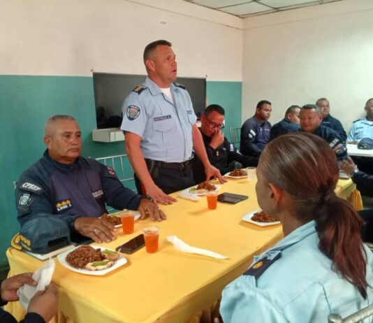 Con un almuerzo Policías en Punto Fijo conmemoran su día