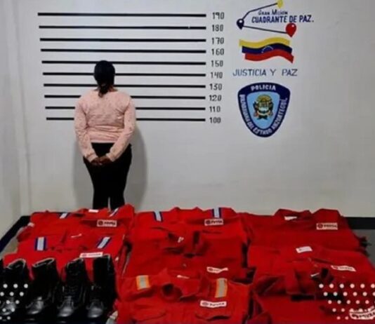 Capturan a mujer que vendía uniformes de Pdvsa en un mercado de Anaco