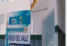 Mujer resulta herida en choque y los conductores se dan a la fuga en Villa Marina