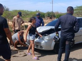 ¡Susto en la vía! Choque entre buseta y un Optra movilizó a las autoridades en Pueblo Nuevo