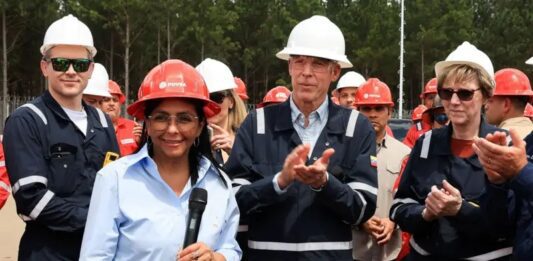 En qué consiste el «mayor acuerdo petrolero de la historia» anunciado por EE.UU. y Venezuela