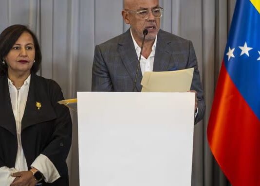 Oficialismo y oposición cierran primera ronda de diálogos: Acuerdan cambios en la justicia y priorizar atención tras los sismos