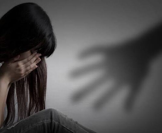 Municipio Falcón| Detienen a sujeto por abusar de su sobrina bajo el presunto silencio de su madre y abuela