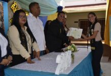 U.E.N. Maestra Josefina Goitia de Moreno de Amuay egresa a 46 nuevos bachilleres que superaron los desafíos de la pandemia
