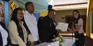 U.E.N. Maestra Josefina Goitia de Moreno de Amuay egresa a 46 nuevos bachilleres que superaron los desafíos de la pandemia