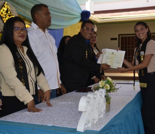 U.E.N. Maestra Josefina Goitia de Moreno de Amuay egresa a 46 nuevos bachilleres que superaron los desafíos de la pandemia