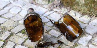 Dos hombres resultan heridos con botellas tras brutal atraco en Puerto Cumarebo