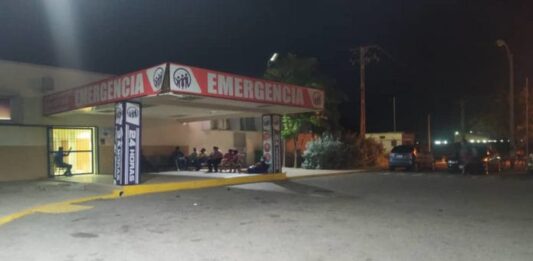 Dos heridos deja colisión entre moto y ambulancia en Punto Fijo