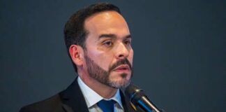 El primer comentario de De la Espriella tras el sismo en Colombia