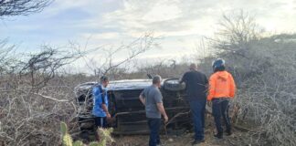 ¡Milagro en la vía! Conductor sobrevive a aparatoso vuelco en Los Taques