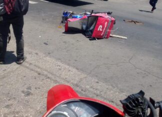 Delivery resulta lesionado tras colisionar contra un Jeep en la calle Ayacucho