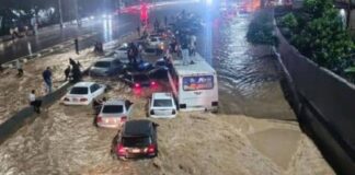 Seis desaparecidos tras embates de las lluvias