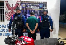 Trató de escapar tras chocar una moto policial y meterse en casa ajena: Detenido en Coro por resistencia y ultraje