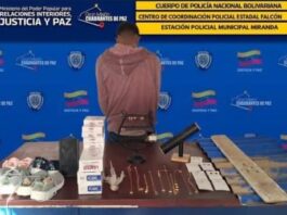 La PNB atrapa a tres sujetos con droga, calzado y joyas tras clamor vecinal