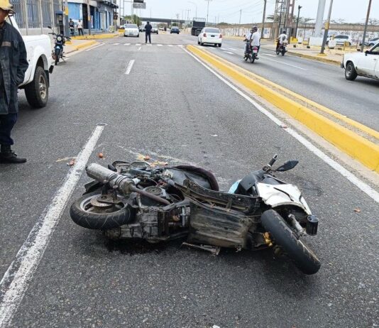 Docente resulta herida en accidente en la avenida Rafael González de Punto Fijo