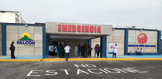 Estudiante resulta herido tras esquivar un hueco en la avenida Rafael González de Punto Fijo