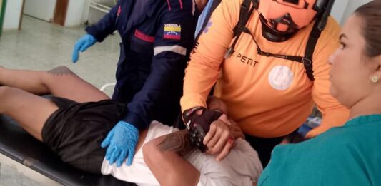 Motorizado resultó lesionado tras sufrir un deslizamiento en la vía a Buchuaco