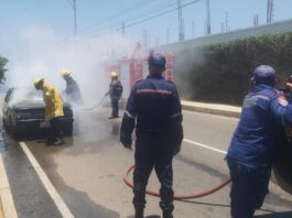 Se incendió un vehículo en la avenida 1C de la Comunidad Cardón