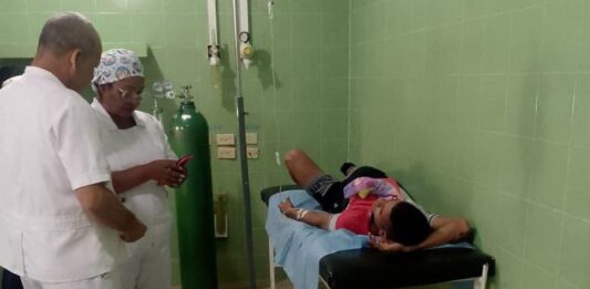 Joven resulta herido tras perder el control de su moto en Pueblo Nuevo
