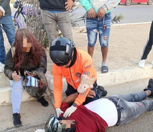Dos lesionados deja deslizamiento de moto en la intercomunal Punto Fijo – Punta Cardón