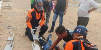 Conductor colisionó contra moto, dejó dos heridos y se dio a la fuga en Puerta Maraven